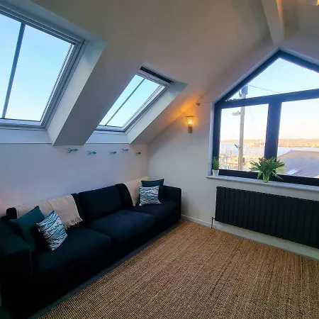 Holiday home The Bunker-luxe Getaway With Stunning Sea Views Falmouth