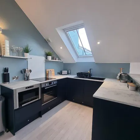 The Bunker-luxe Getaway With Stunning Sea Views Holiday home Falmouth