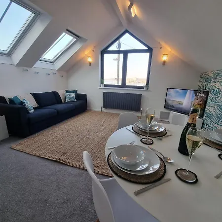 Holiday home The Bunker-luxe Getaway With Stunning Sea Views Falmouth
